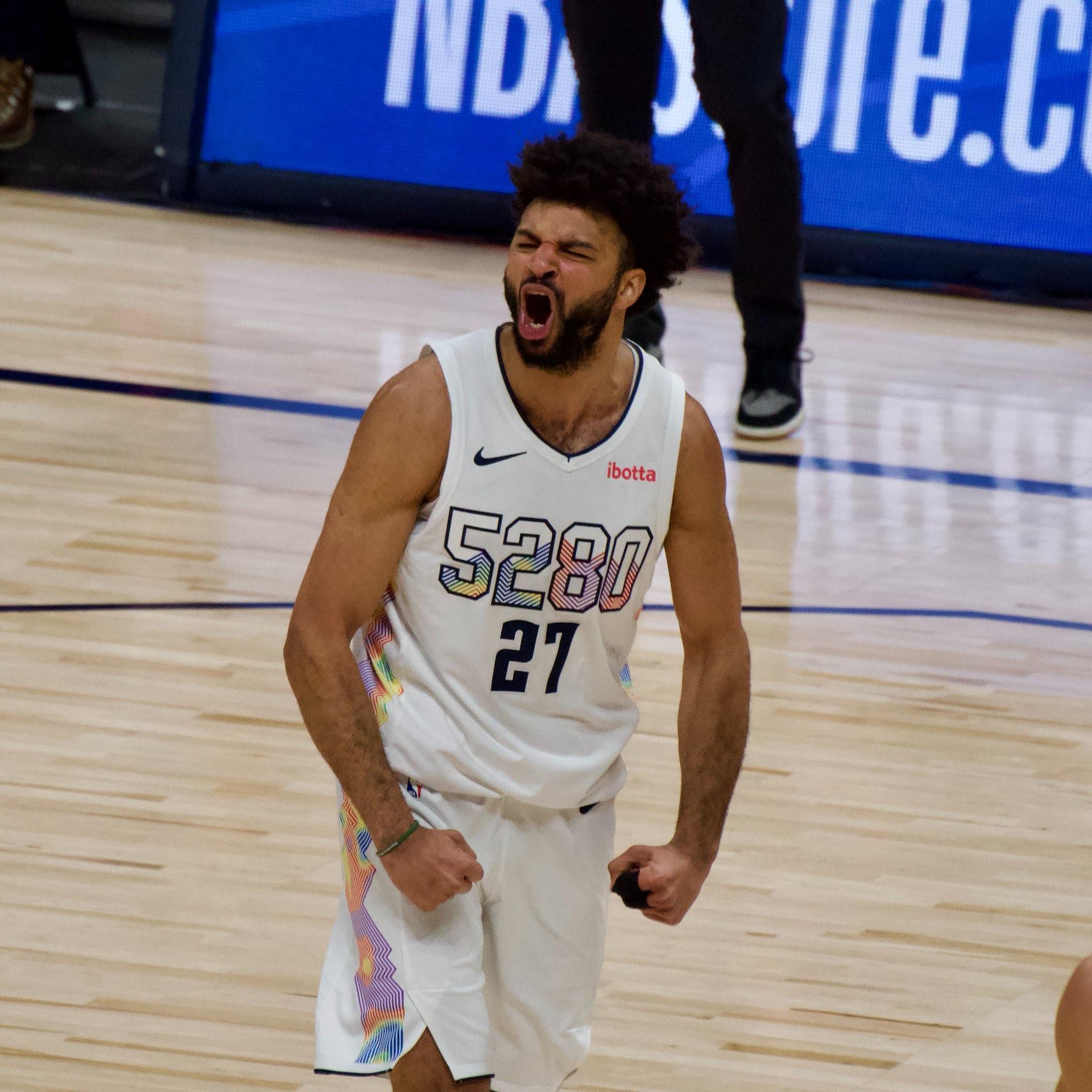 乐鱼体育比分直播 穆雷在公牛比赛中问鼎冠军,回归赛场引发热议的是谁