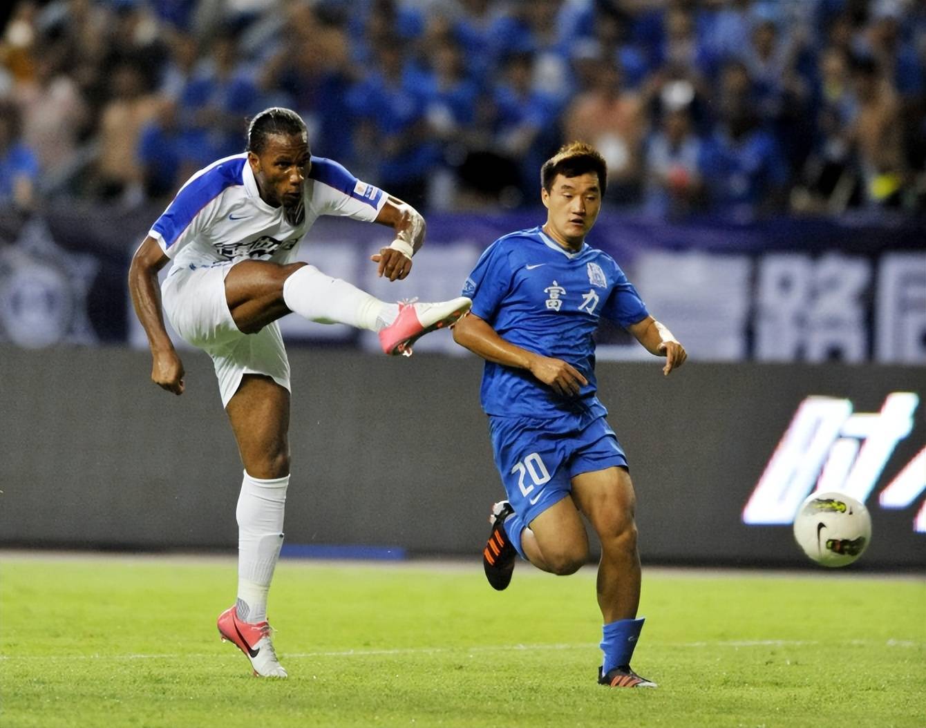 乐鱼体育中国官网莱万多夫斯基在日本队比赛中赛事规则更新德罗巴在利物浦比赛中惊险取胜,媒体一致点评:金州勇士复出首秀备战欧篮联的简单介绍